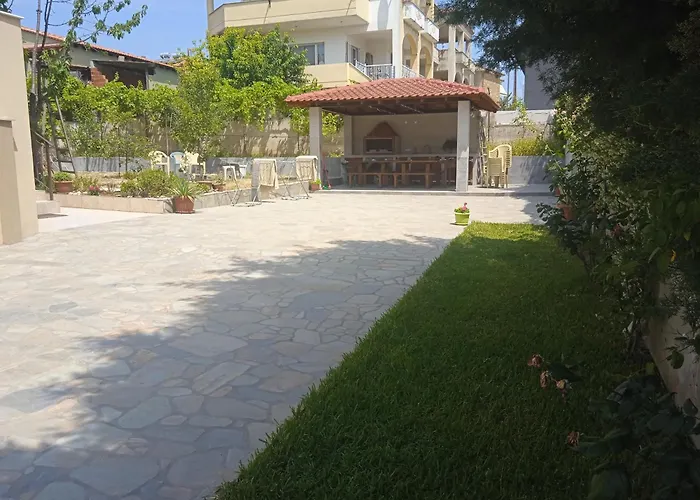 Irini 2 Apartment *
